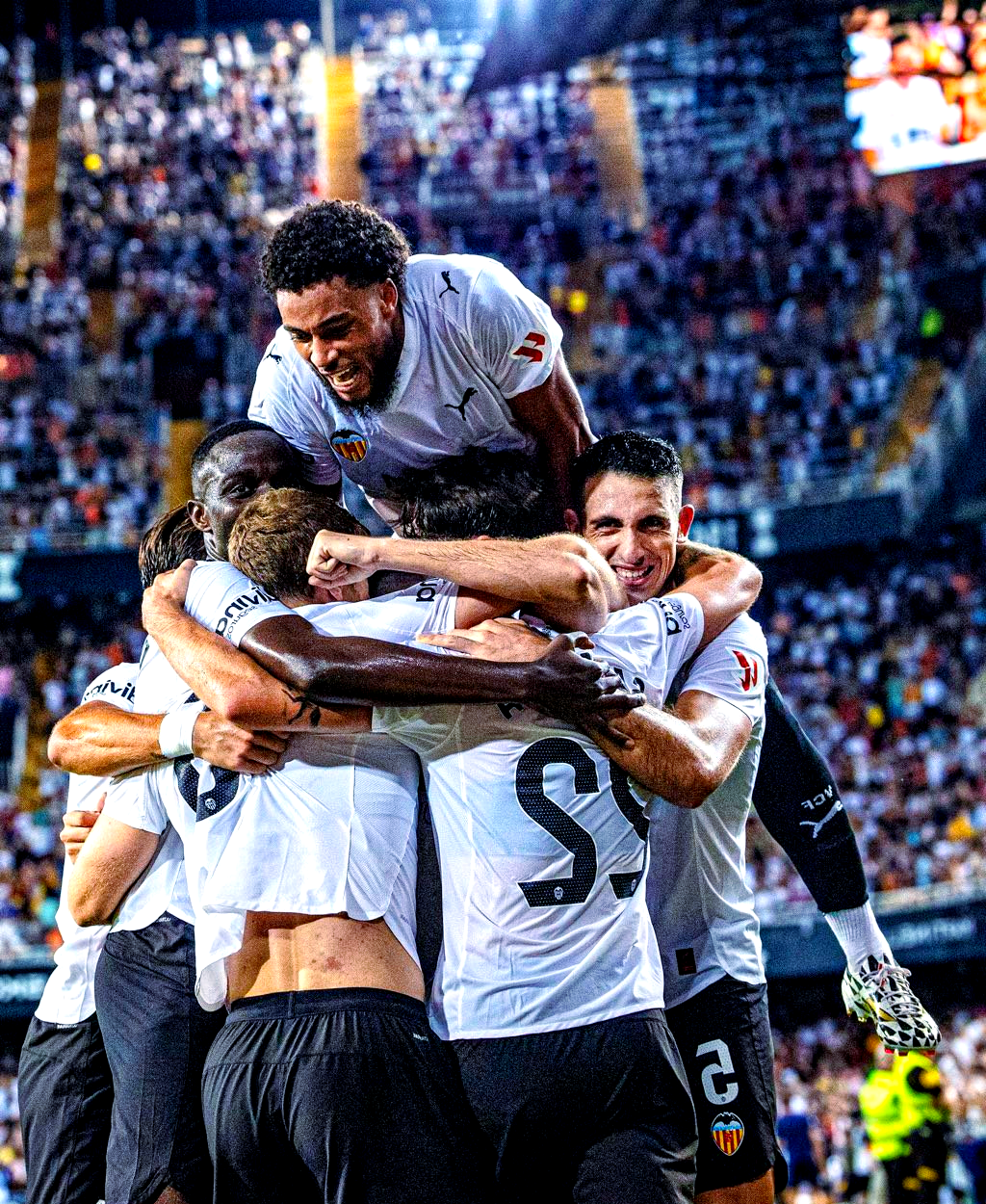 沙巴买球网-意大利对阵西班牙，强强对决引发球迷热议的简单介绍